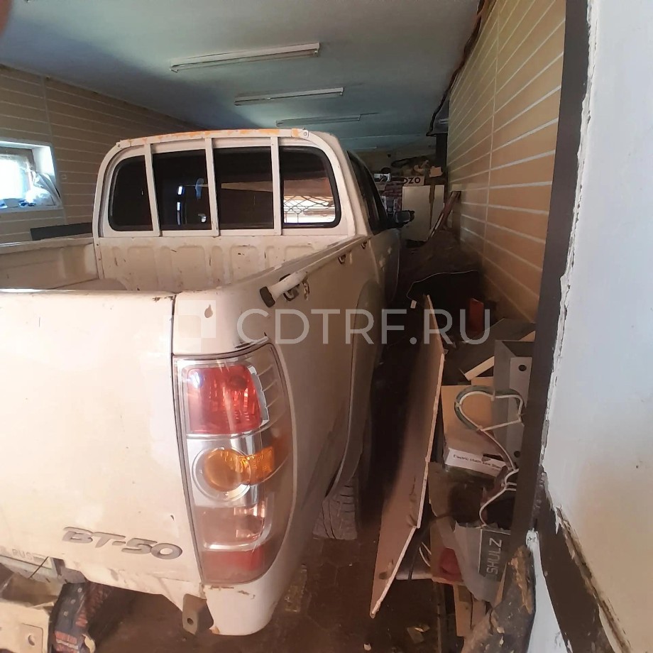 Автомобиль: MAZDA (АВТО) 2715-016-01, 2010 г.в., VIN – JMZUN8F120W879690, цвет белый