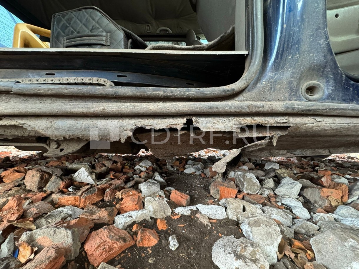 Автомобиль CHRYSLER VOYAGER LX легковой универсал, VIN 1C4GJ25B23B171116, 2002 г.в.
