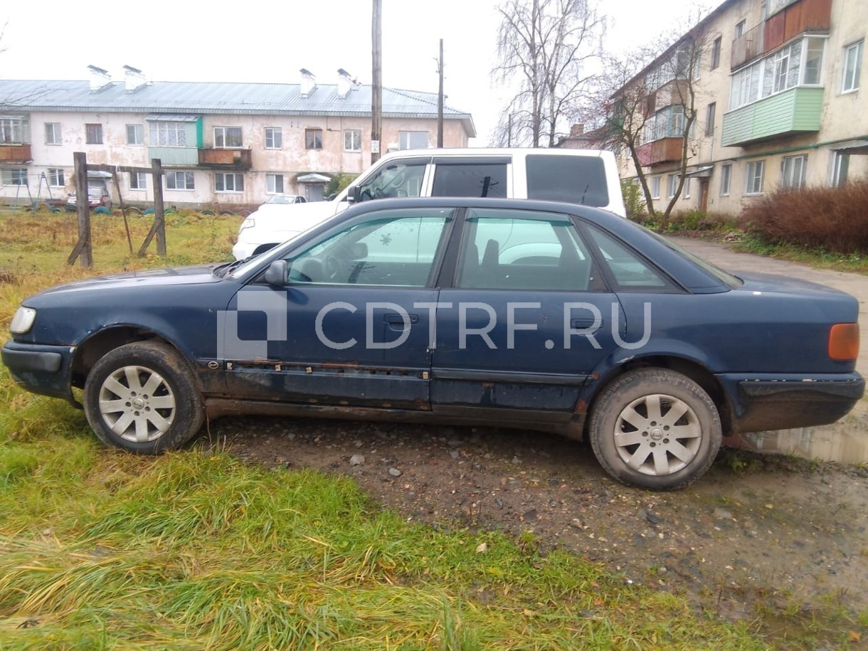 Легковой автомобиль AUDI 100