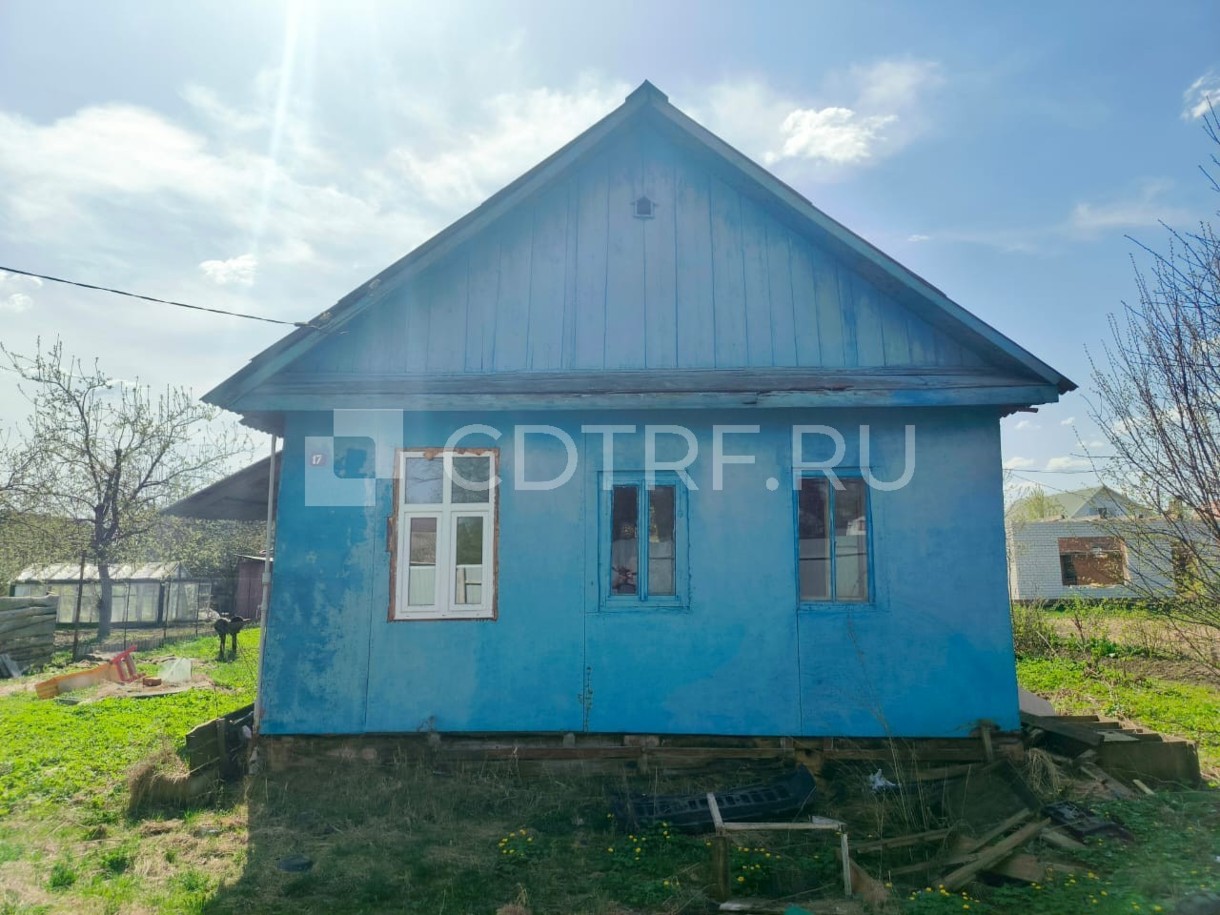 Доля в жилом доме, площадью 62,3 кв. м. Размер доли: 1/2.