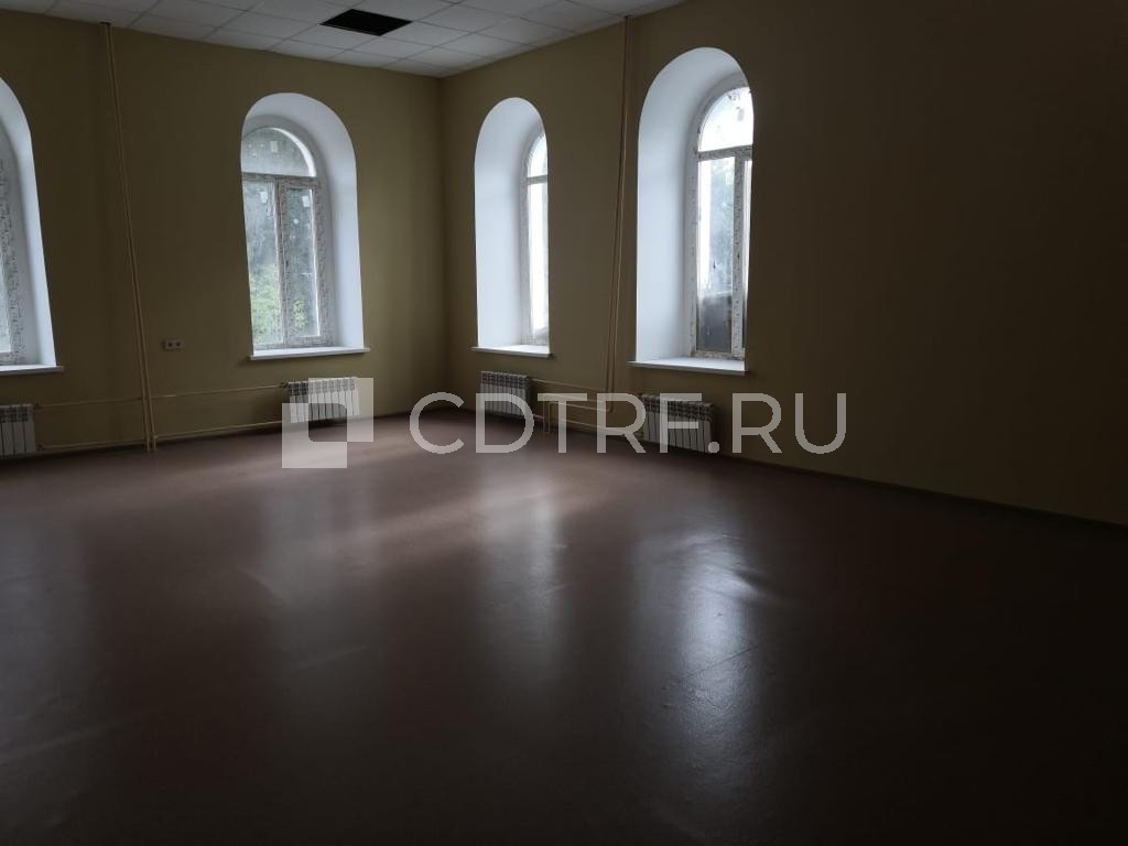 Здание в центре Серпухова 1850м2.