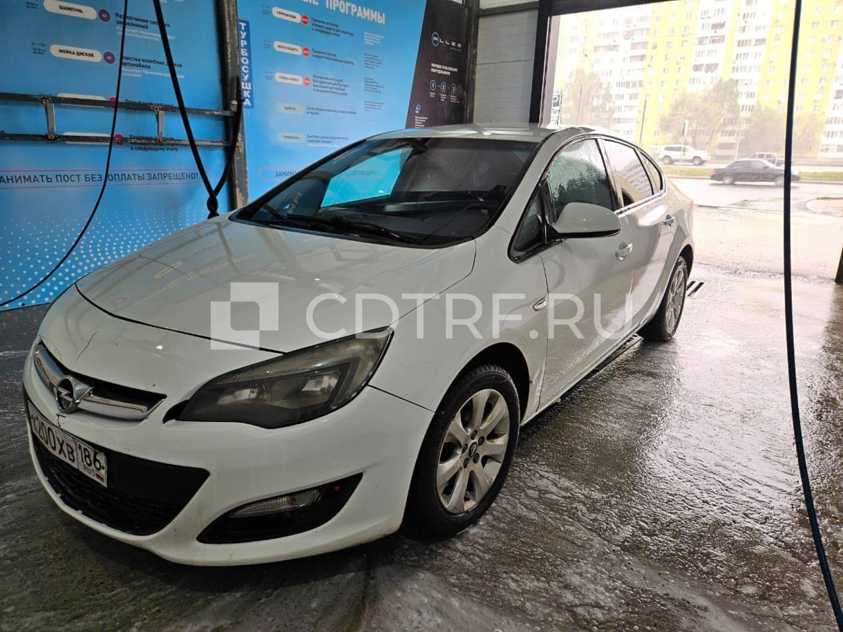 Транспортное средство: Opel Astra, год выпуска: 2013, цвет белый.