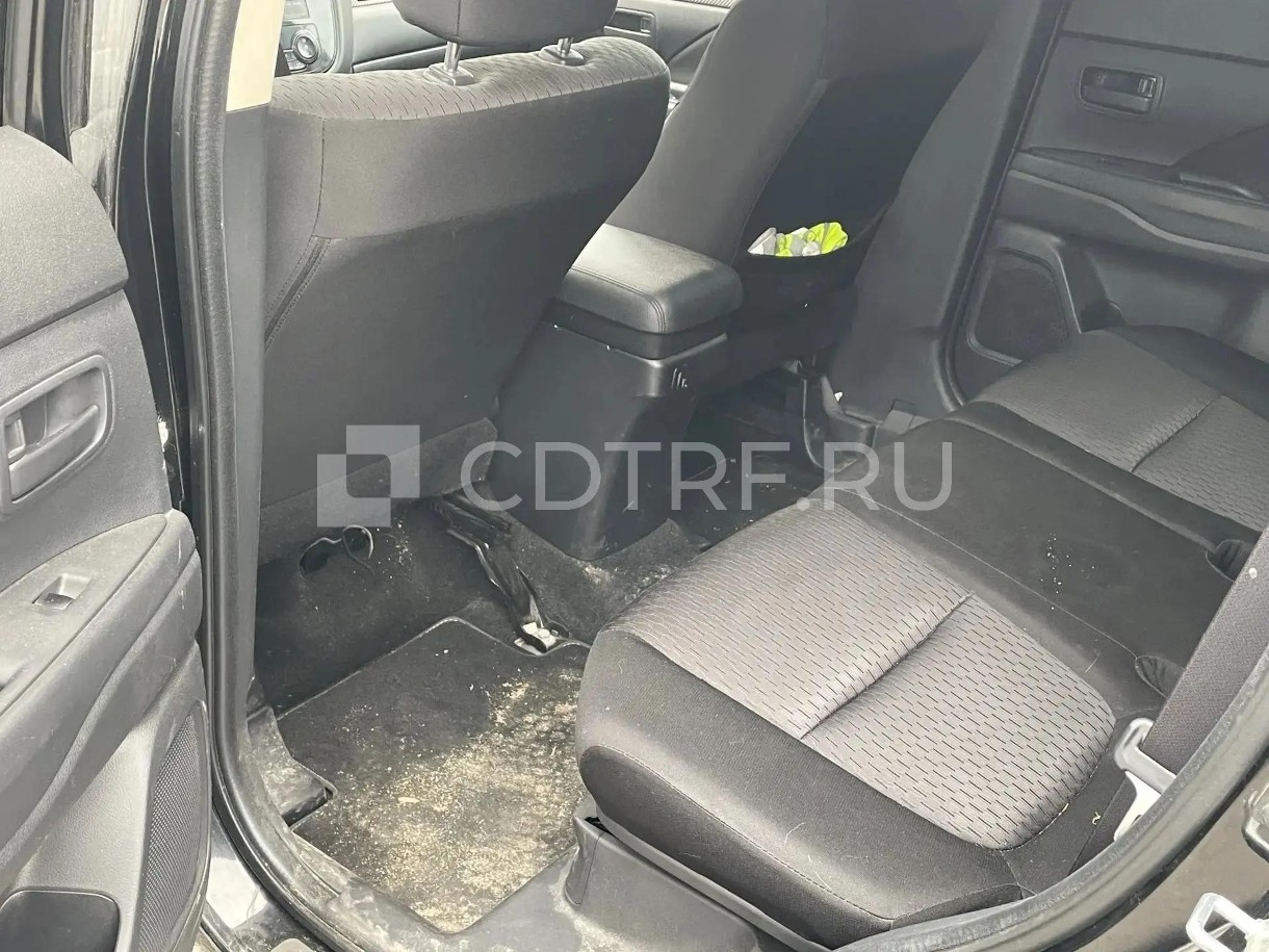 Парфирьев Е.Г. MITSUBISHI Outlander 2012 года выпуска