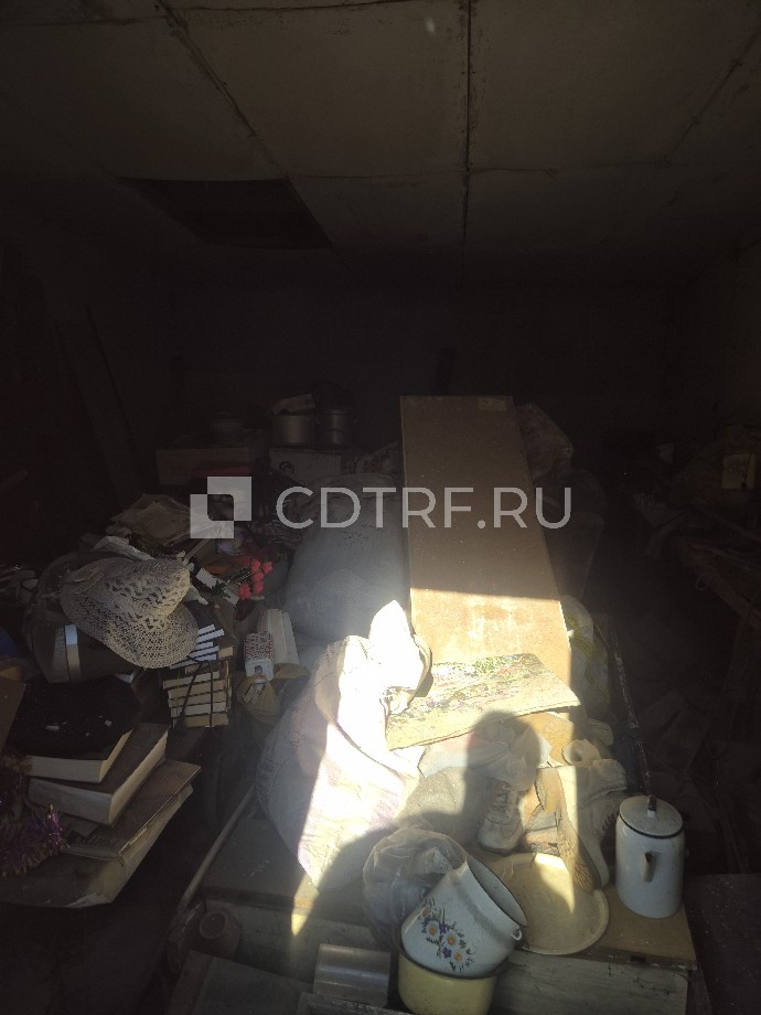 - нежилое помещение, здание, с кадастровым номером 40:26:000257:1526
