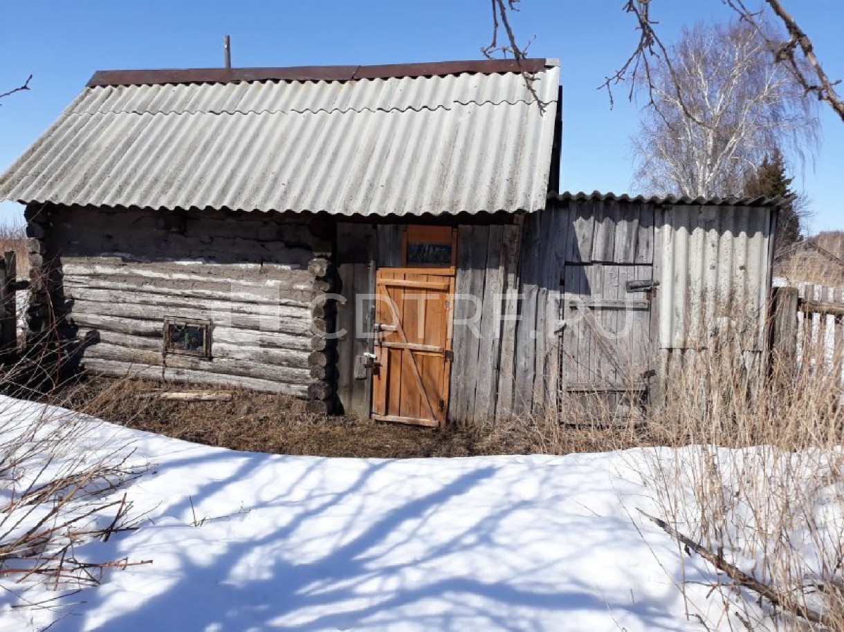 Дом с земельным участком
