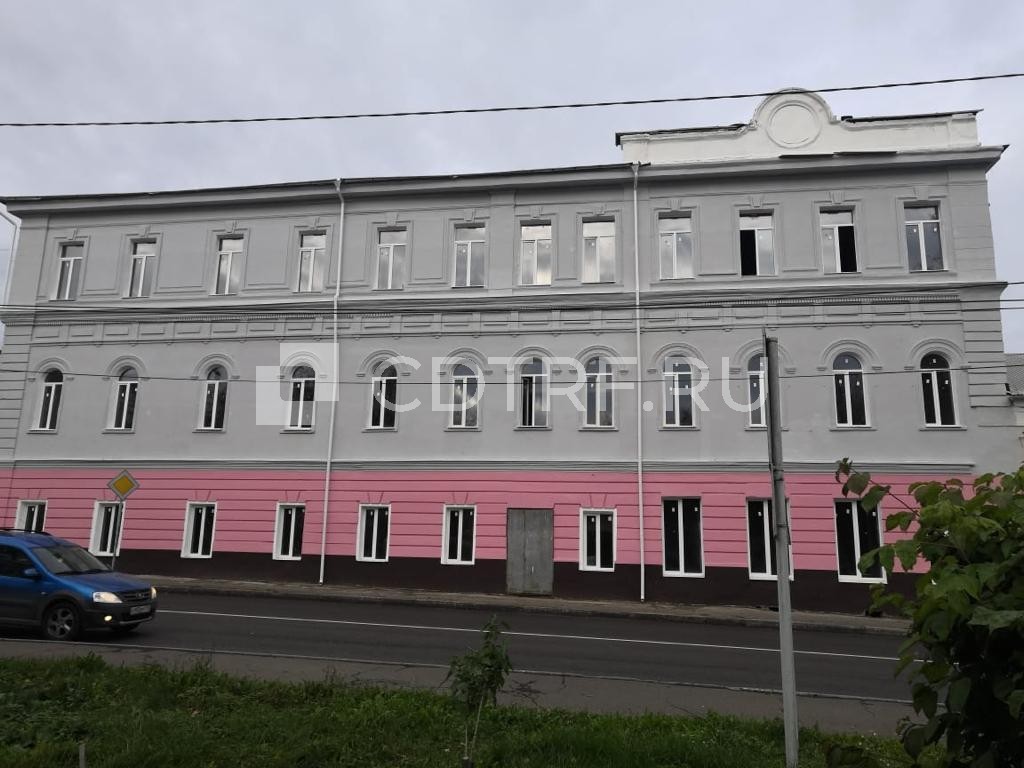 Здание в центре Серпухова 1850м2.