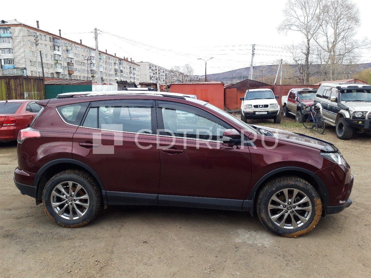 Автомобиль Toyota RAV4 год выпуска: 2017