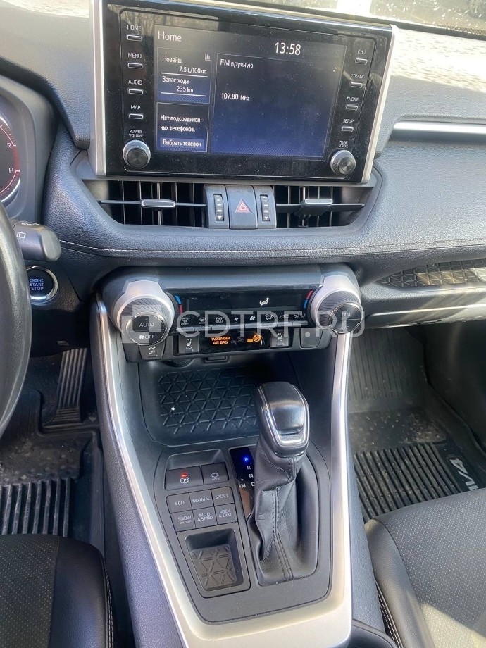 легковой автомобиль Toyota RAV4, 2021 года выпуска