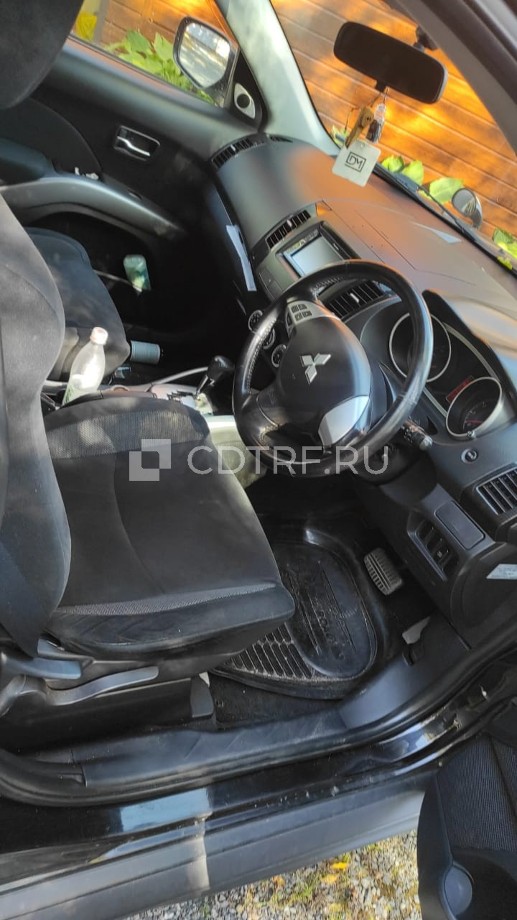 Автомобиль, марка/модель: MITSUBISHI OUTLANDER, 2009 года выпуска.Лот №4