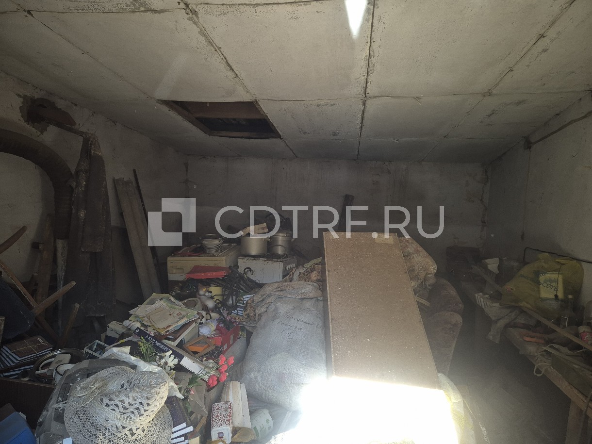 - нежилое помещение, здание, с кадастровым номером 40:26:000257:1526
