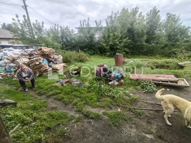 1/4 доли в ЖД и З/У, по адресу: Новосибирская обл., с.Буготак, ул.Советская, д.27, кв.1.