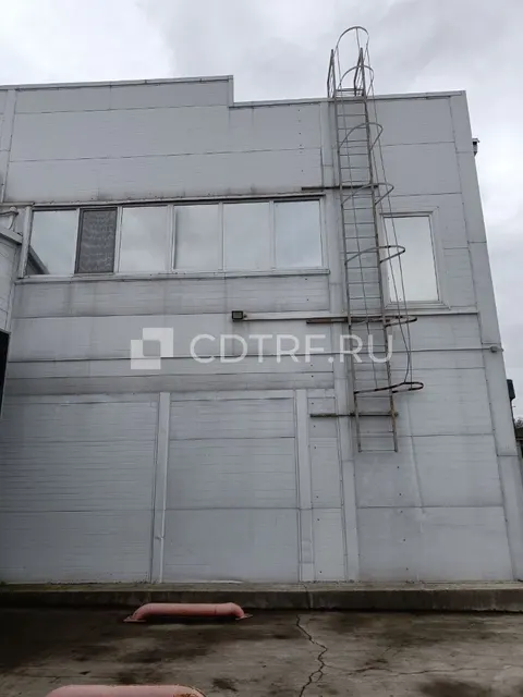 Производственный комплекс в Тукаевском районе, пл. здания — 3400 м, участок — 0,75 га.