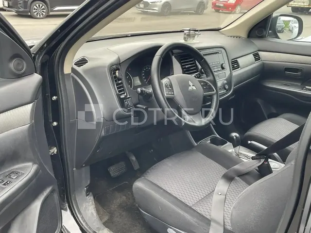 Парфирьев Е.Г. MITSUBISHI Outlander 2012 года выпуска