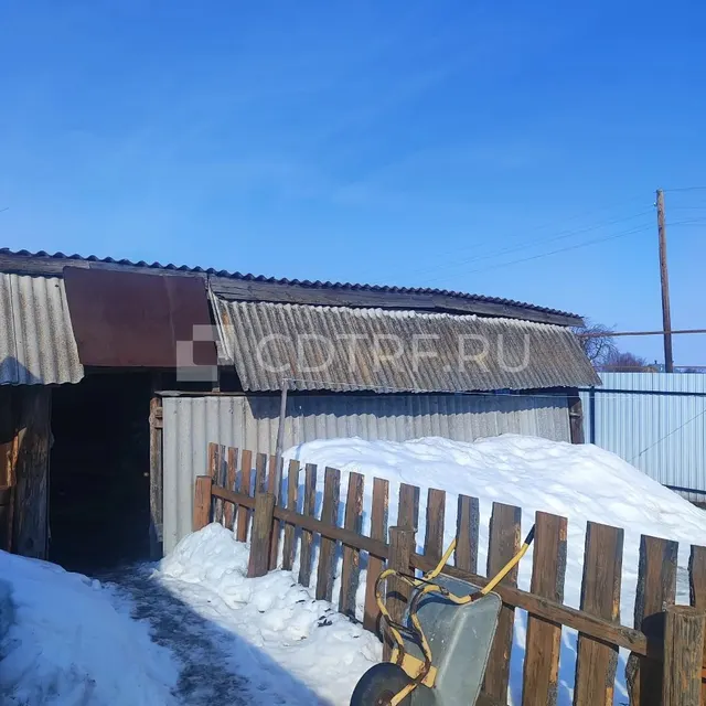 Земельный участок, 2300 кв.м., доля: 24/100; Жилой здание, 75,9 кв.м., доля: 24/200