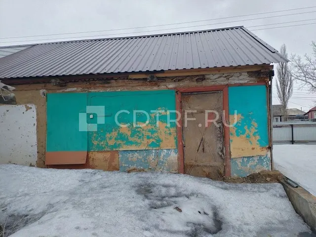 - жилое здание площадью 30,2 кв. м., местоположение: Алтайский край, р-н Угловский, с....