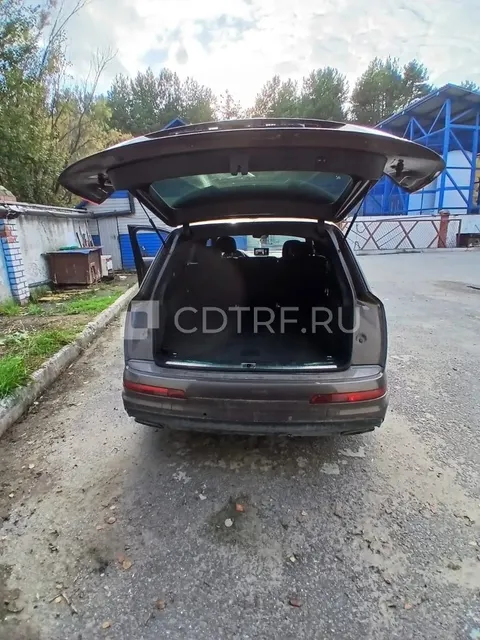 Автомобиль Audi Q7