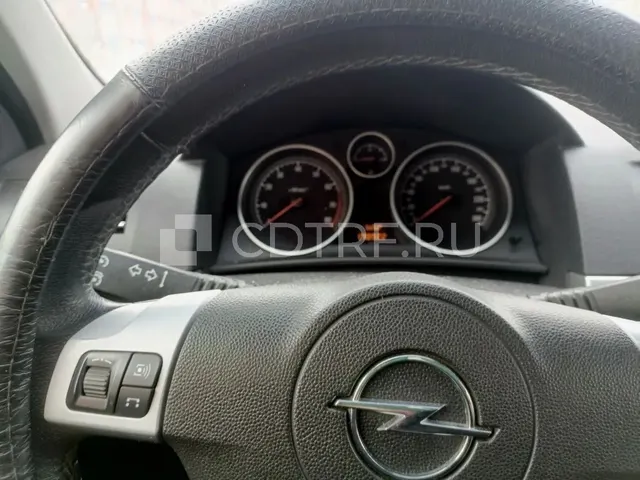Транспортное средство: OPEL ASTRA, 2011 года, находится в залоге у АО «Экспобанк»