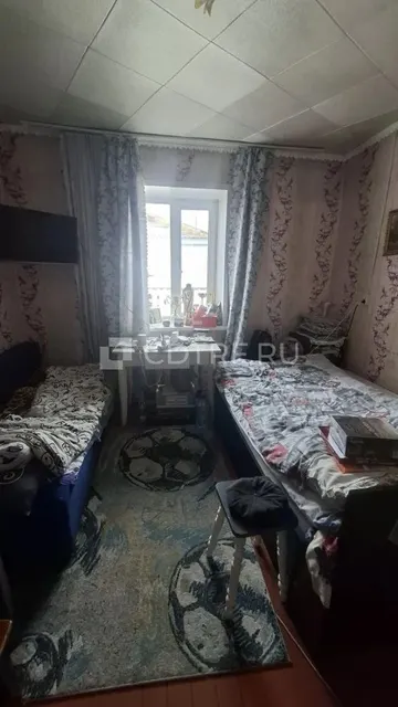 36/700 доли земельного участка и 40/700 жилого дома: рп Чердаклы, пер. Ворошилова, д. 1.