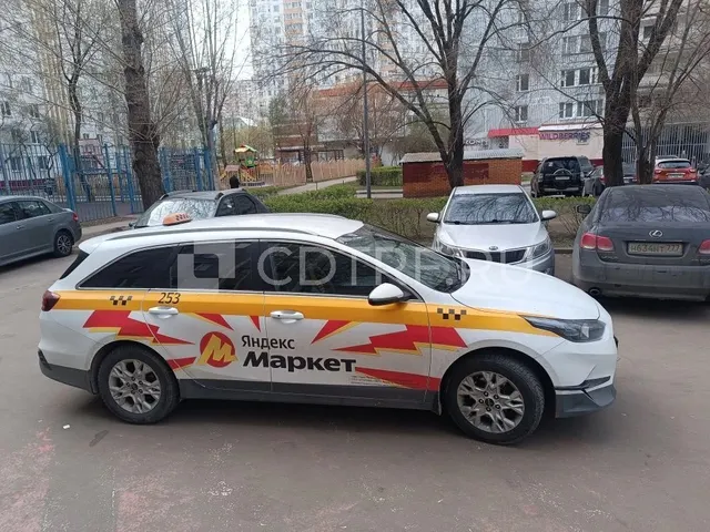 KIA CEED J7W5D261F, год выпуска 2022, цвет: белый желтый серый