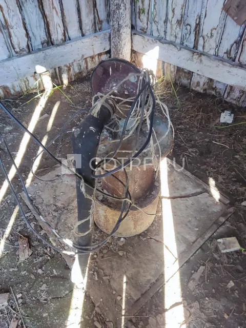 лот 18 Эксплуатационная скважина на воду глубиной 120 м., в комплектации с насосом.