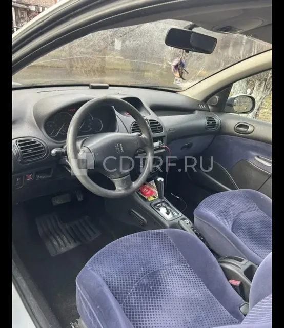 ТС PEUGEOT 206, 2005 года выпуска. VIN: VF32CKFWR44383594. Рег. знак: С102НТ198.