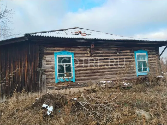 Жилое помещение, площадь 34 кв. м. в Алтайском крае. Дом в аварийном состоянии.