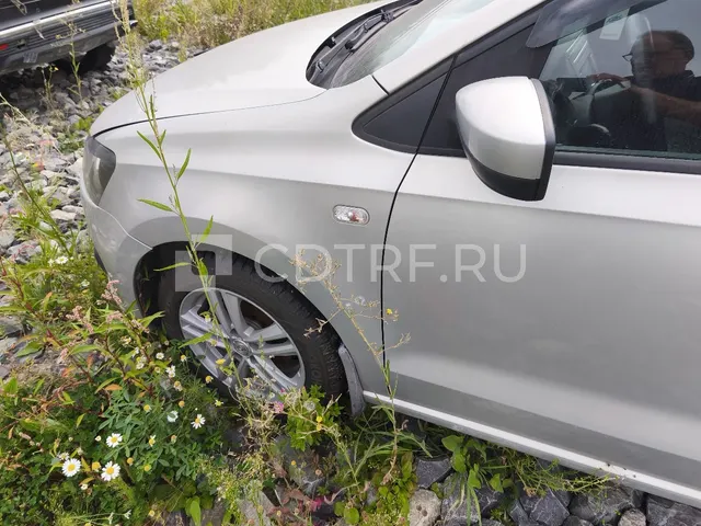 Автомобиль: VOLKSWAGEN POLO 2015 года выпуска.