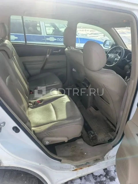 TOYOTA HIGHLANDER, 2011 года выпуска, VIN: JTEES42A302177784. Имущество находится в...