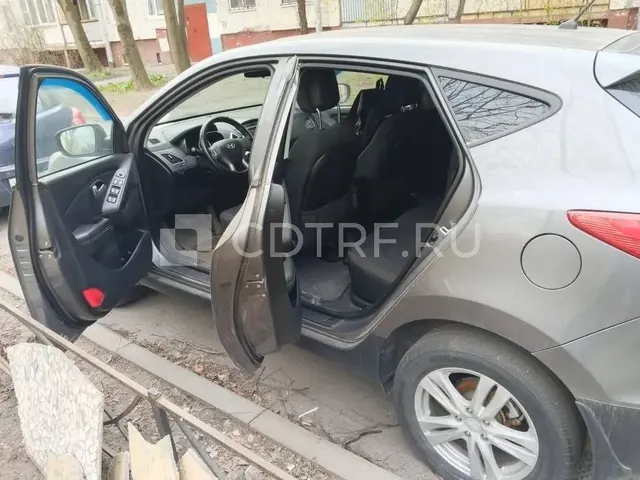 Автомобиль Hyundai IX35, 2011 года выпуска