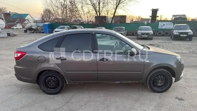 LADA Granta, 2019 года выпуска, VIN: XTA219110K0335720
