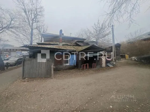 Квартира и земельный участок по адресу: Иркутск, ул Октябрьской Революции, д 10