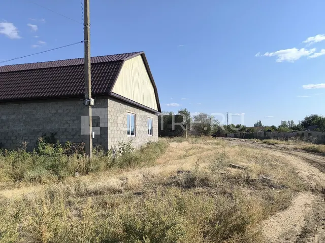 Земельный участок 944 кв.м., жилой дом 102 кв.м., г.Ахтубинск
