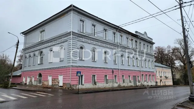 Здание в центре Серпухова 1850м2.