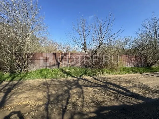 Земельный участок, площадью 596?кв. м.