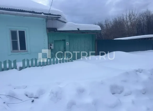 Жилой дом и земельный участок, адрес Свердловская обл., г. Алапаевск, ул. Большакова, д.11