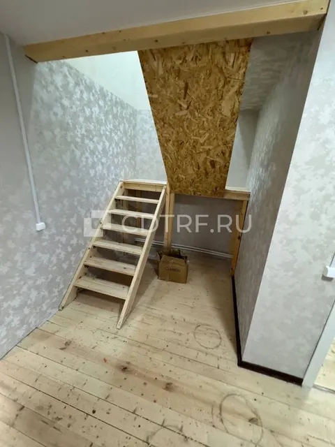 Жилой дом, жилое, общей площадью 93,5кв.м.,Земельный,общей площадью 1 100 кв.м,