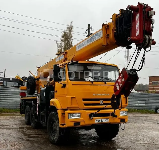 Лот 2.Кран автомобильный КС-55713 на шасси КАМАЗ 43118-50, 2019г