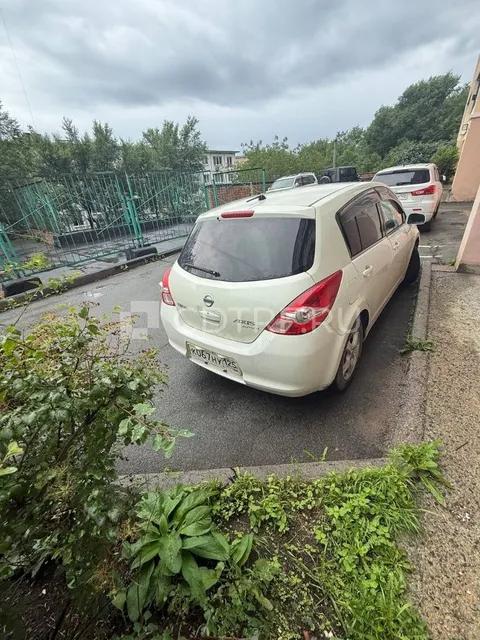 Автомобиль NISSAN TIIDA, государственный регистрационный знак: K067HУ125, VIN: отсутствует