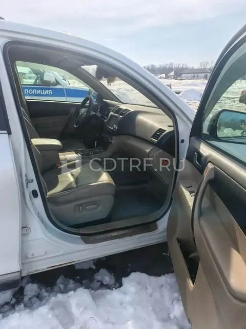 TOYOTA HIGHLANDER, 2011 года выпуска, VIN: JTEES42A302177784. Имущество находится в...