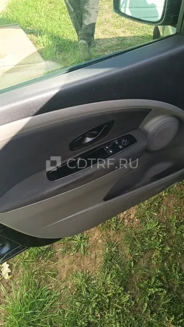 Первые торги Федотов Р.А. Легковой автомобиль RENAULT FLUENCE 2011 года выпуска