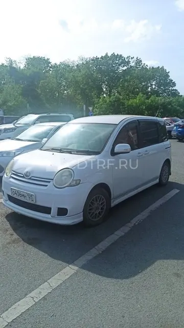 легковой автомобиль