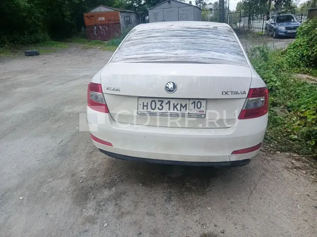 Автомобиль - Skoda Octavia 2013 года выпуска