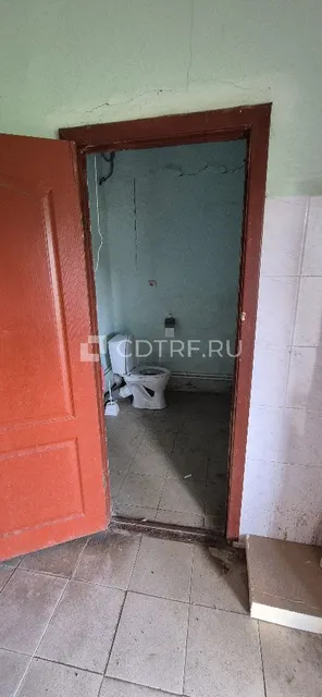 нежилое здание и земельный участок