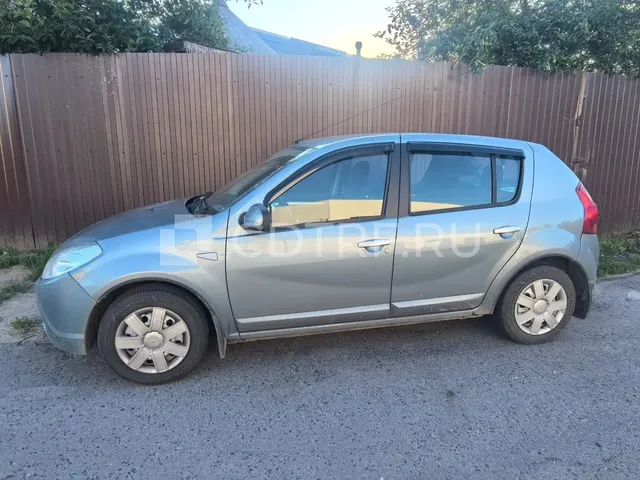 Автомобиль марки RENAULT модель Logan 2010 г.в. VIN-номер X7LBSRBYHAH302433