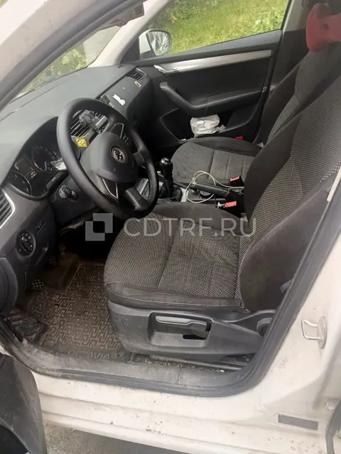 Автомобиль - Skoda Octavia 2013 года выпуска