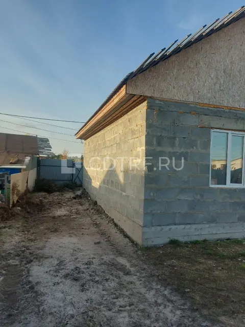 Жилой дом с земельным участком