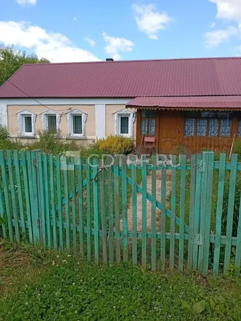 Дом общей площадью 36,2 кв. м, с земельным участком