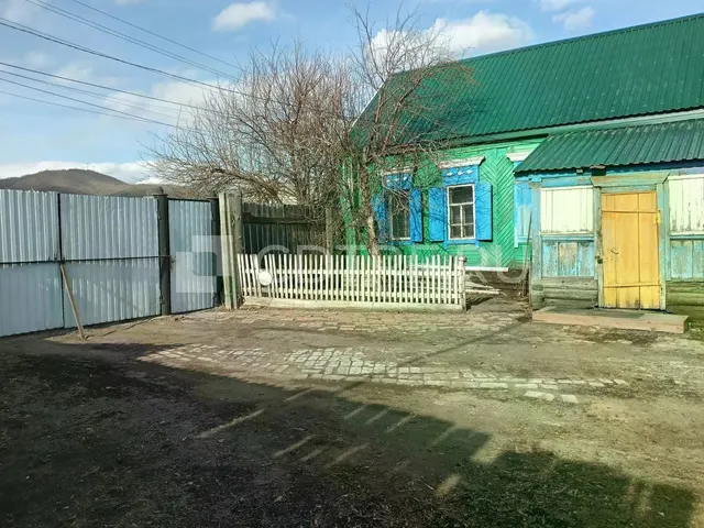 Земельный участок с домом в Джидинском р-не, с. Петропавловка