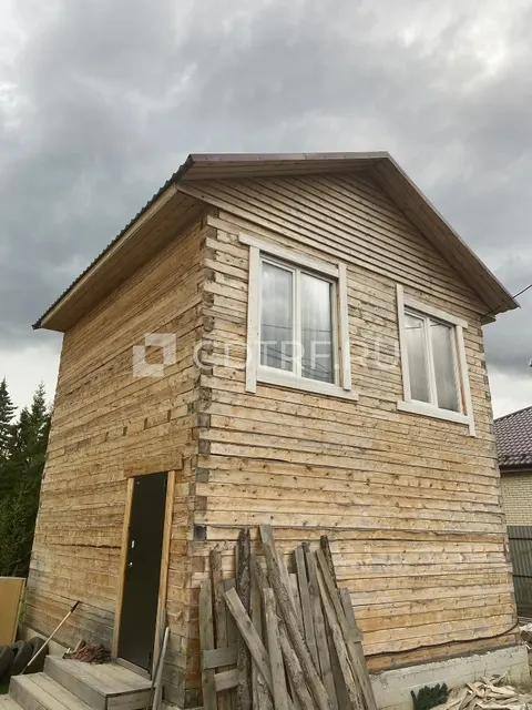 Жилой дом, а также земельный участок, под ним.