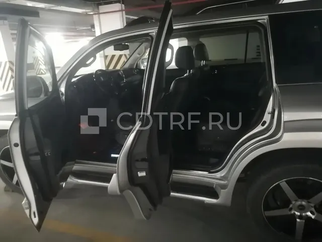 Автомобиль Lexus LX 570